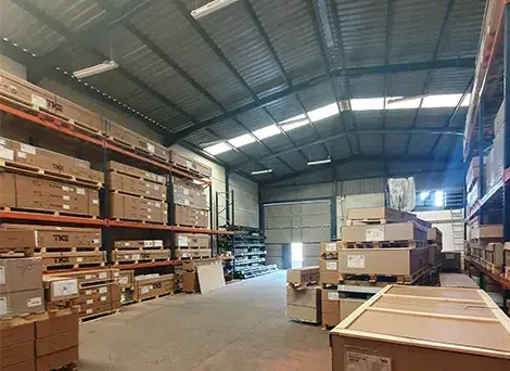 Almacén con mercancías