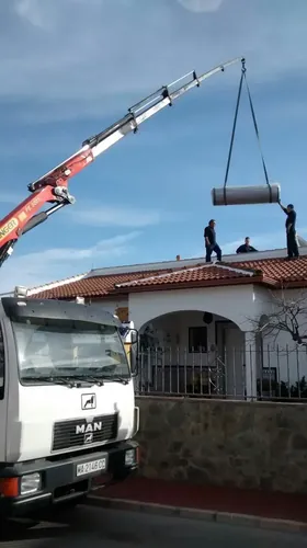 Camión grúa autocargante